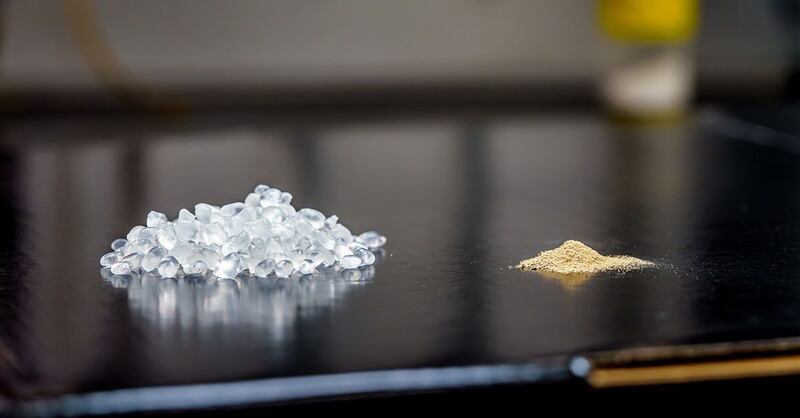 Plástico y elementos TPU por separado. Foto: Universidad de California en San Diego