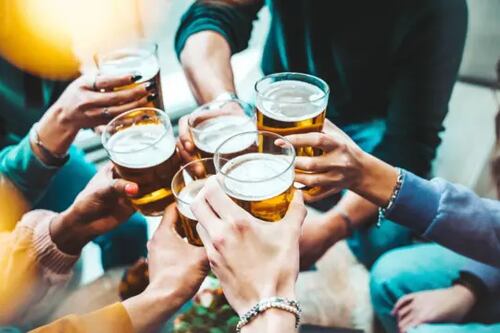 Le preguntamos a la IA por cervezas para el 18: descubrimos varias premiadas