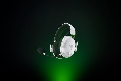 Razer presenta el headset BlackShark V3 para Xbox en color blanco