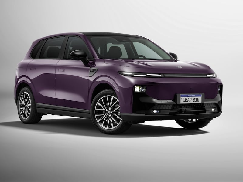 Pantalla de 14 pulgadas y 360 km de autonomía: Todo sobre el nuevo Leapmotor B10 con cerebro Snapdragon