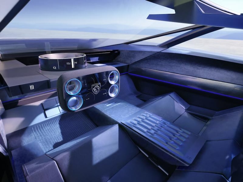 Peugeot prepara un auto conceptual con un volante que parece joystick