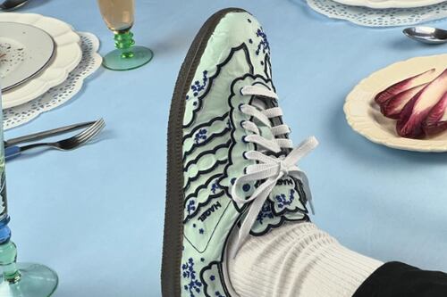 Para los gustos, colores: Adidas presenta sus nuevas sneakers Samba inspiradas en una servilleta