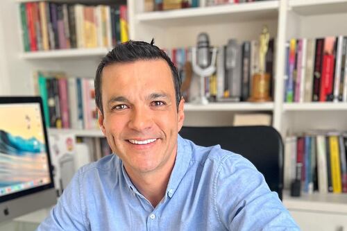 Juan Diego Alvira se cambió el rostro con inteligencia artificial y así quedó