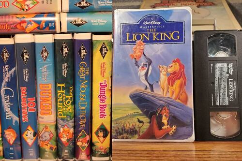 Clásicos de Disney en VHS se venden hasta por más de un millón de pesos en línea
