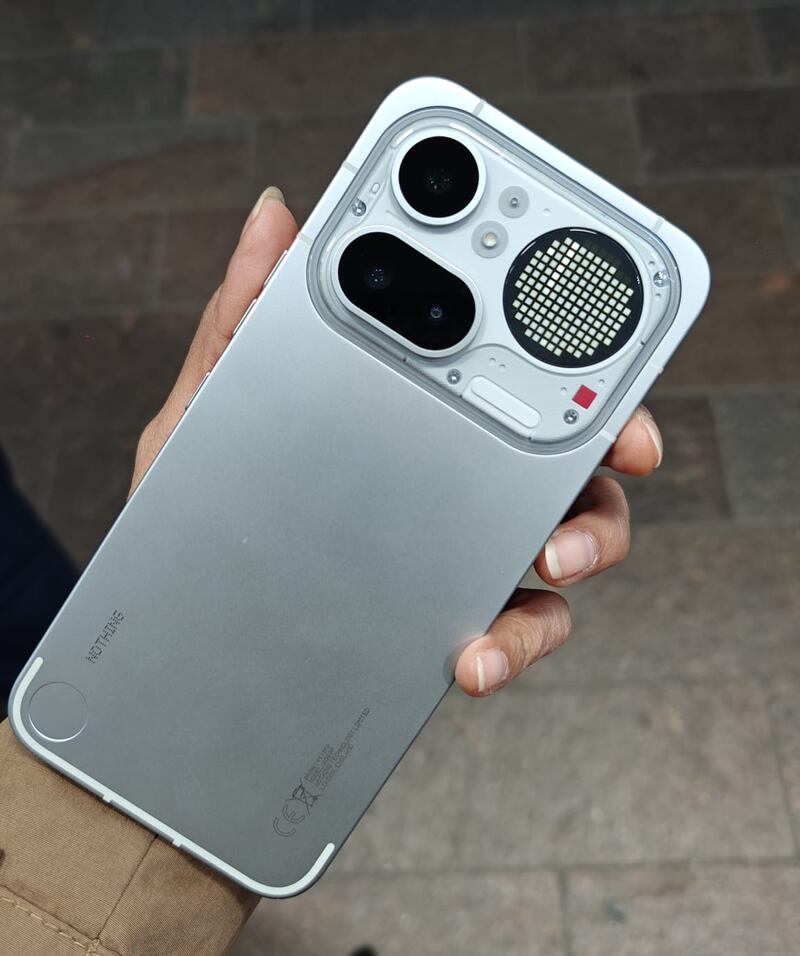 Charlie Smith, Chief Brand Officer de Nothing, explica cómo el diseño emocional, la colaboración con la comunidad y la cultura creativa están redefiniendo la forma en que interactuamos con la tecnología