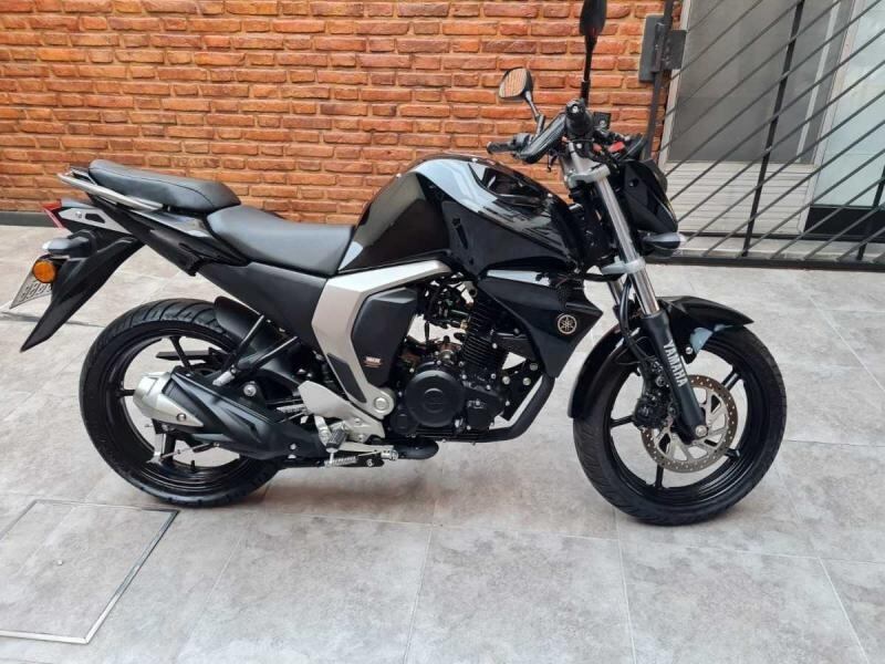 Yamaha FZ F1