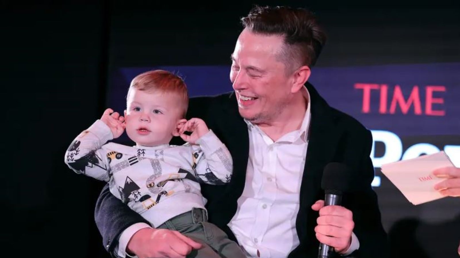 Elon Musk y su pequeño X AE A-12