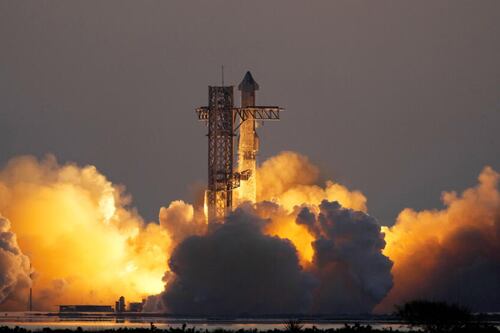 Las claves de SpaceX para recuperar exitosamente el gigantesco propulsor de su cohete Super Heavy