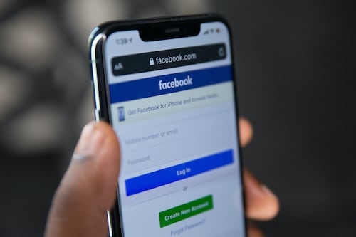 Facebook: Un error en el algoritmo aumentó la visibilidad de desnudez, violencia y propaganda rusa en los feeds