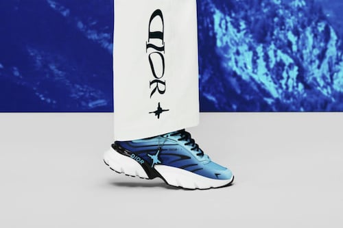 Zapatillas diseñadas por Lewis Hamilton | Así es el modelito que el piloto hizo para Dior