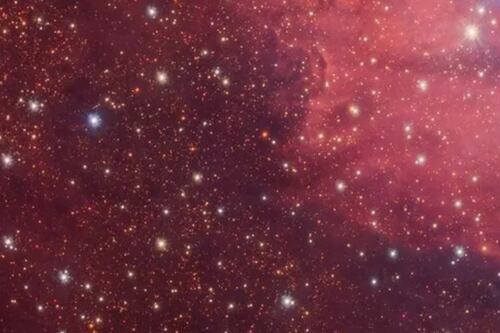IC1284, la espectacular nebulosa roja rosada que fue captada por el telescopio VLT del ESO