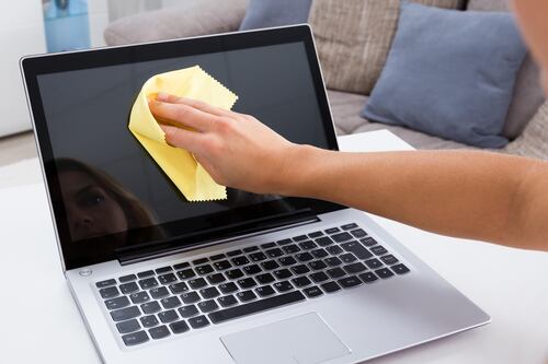 Cómo limpiar tu PC sin dañar el teclado, la pantalla y el CPU: 3 tips básicos