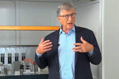 Bill Gates está criando millones de mosquitos por una razón que parece espeluznante, pero no lo es