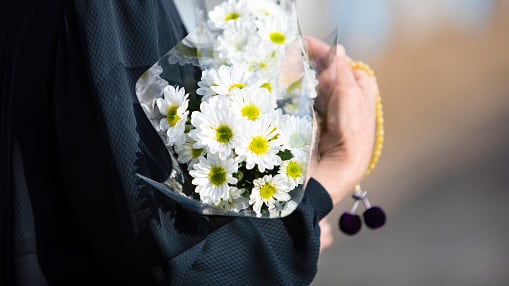 Dieron a mujer por muerta, pero vieron que respiraba antes de su funeral