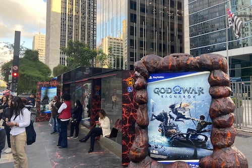 Kratos y Atreus invaden las calles de São Paulo por el lanzamiento de God of War: Ragnarok