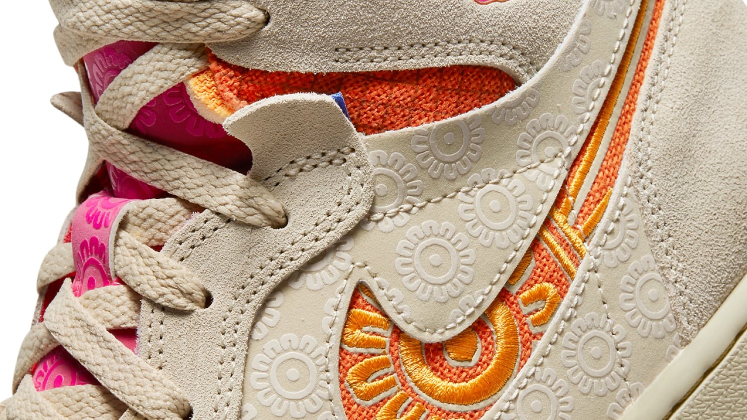 Nike Dunk High “Somos familia”