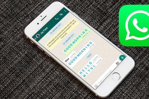 Cómo escribir textos de colores en WhatsApp: te explicamos la nueva moda en la app de Meta