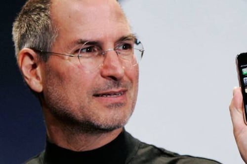 Subastarán solicitud de empleo de Steve Jobs llena de errores ortográficos