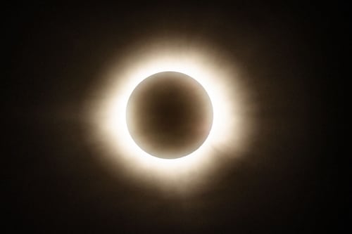 El eclipse solar más largo en 12.000 años ya tiene fecha: Chile se lo pierde, pero Colombia lo gozará