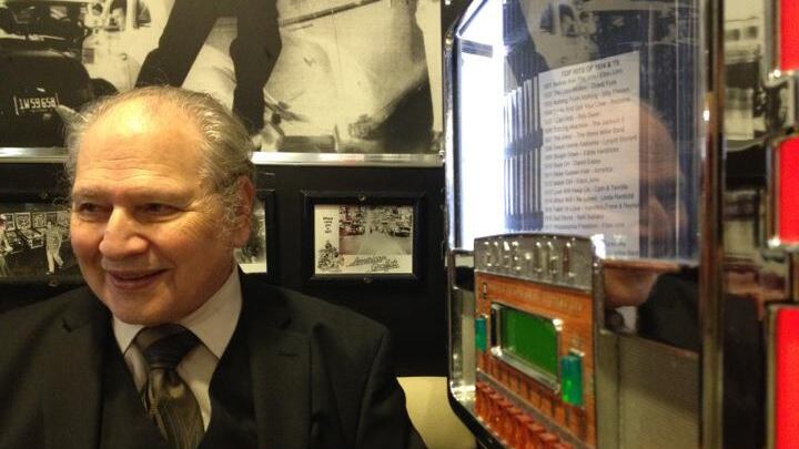 Facebook: Ronald Wayne