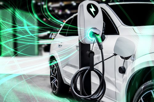 Unión Europea prohíbe vender coches de combustión en 2035, ¿bajarán los precios de los eléctricos?