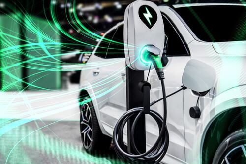 Unión Europea prohíbe vender coches de combustión en 2035, ¿bajarán los precios de los eléctricos?