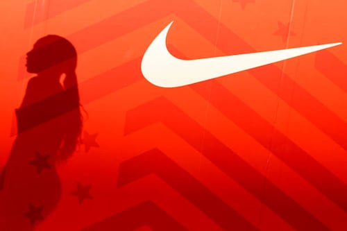Así nació el swoosh, el reconocido logo de Nike creado por 35 dólares