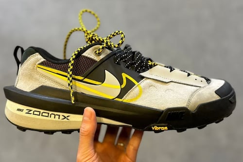 Sacai reinventa os tênis esportivos com seus novos Nike Zegamadome