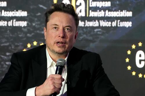 “La guerra civil es inevitable”: la reacción de Elon Musk y la respuesta de Reino Unido que se volvió viral