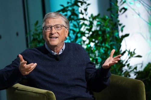 Bill Gates comprometido con el cambio climático: revela el tipo de combustible que usa en sus aviones
