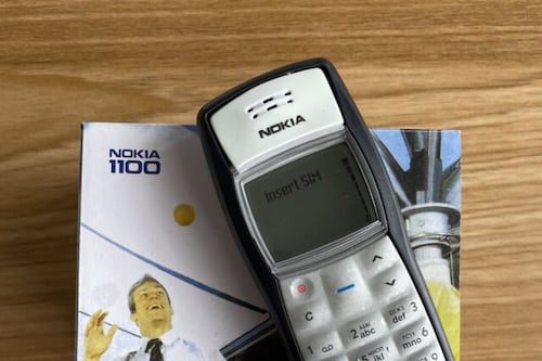 El Nokia 1100 el celular más resistente de la historia regresa y este es su precio