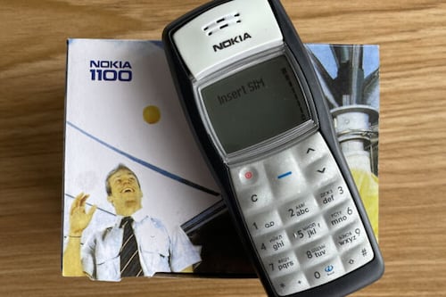 El clásico Nokia 1100 es inmortal, pero no siempre por buenos motivos: ¿Por qué los ciberdelincuentes están pagando miles de euros por tenerlo?