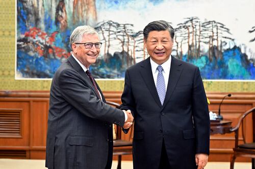 ¿Qué hizo Bill Gates en su reunión con el presidente Xi Jinping en China?