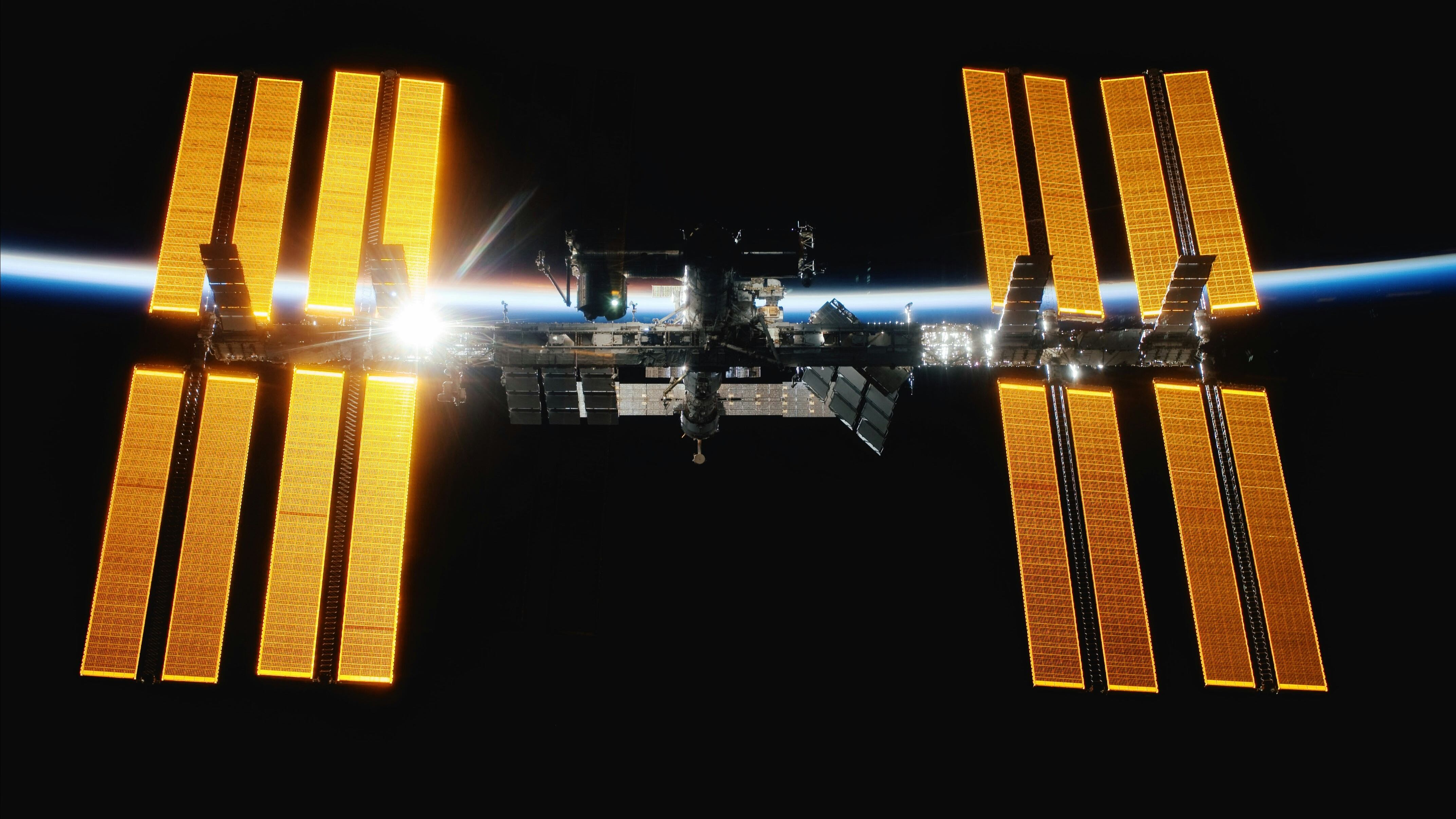 SpaceX
Con su historial de misiones exitosas y su enfoque innovador, la empresa se ha consolidado como un socio crucial para la NASA.