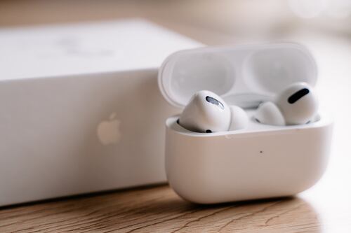 Qué tan malo es limpiar tus Apple AirPods con alcohol