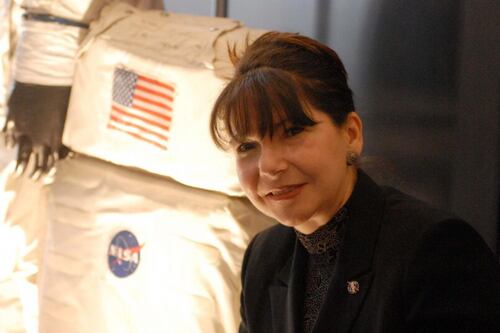 NASA: La científica colombiana Adriana Ocampo recibió premio por su labor en Nuevos Horizontes