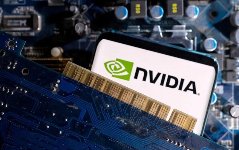 Nvidia, un referente de la demanda de chips de IA, reavivó un repunte mundial en las acciones tecnológicas. | Foto: REUTERS
