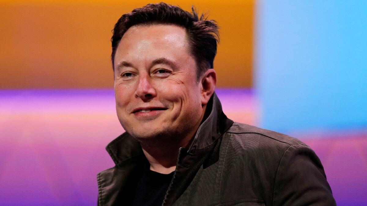 A pesar de las críticas y su aroma peculiar, el perfume Burnt Hair de Elon Musk es un claro reflejo de su capacidad para desafiar las normas.