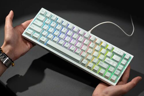 El primer teclado cerámico: Keychron K Pro Ceramic redefine la durabilidad y la estética en los periféricos