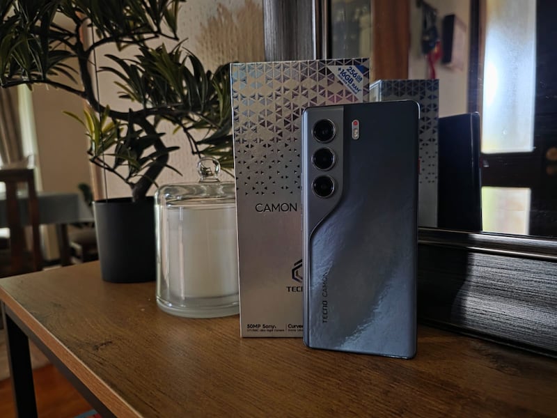 Tecno - Camo 4o Pro - FW/C.Rehbein