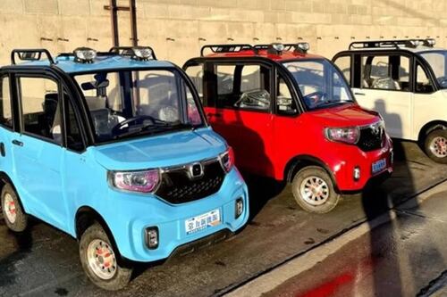 Furor en internet por el auto más barato del mundo: Se compra en línea y llega a la puerta de tu casa