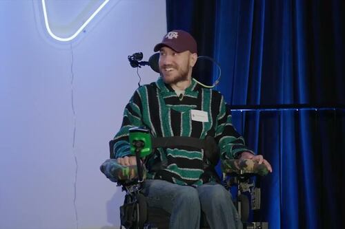 El primer implante cerebral de Neuralink en humanos sufrió un problema: ¿Cómo lo solucionaron?