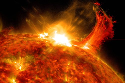 NASA confirma: Poderosa llamarada Solar ‘X1.9’ amenaza la precisión GPS y las comunicaciones de la aviación global