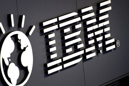 IBM le pone un freno al fraude digital con su nuevo Procesador Telum al que integra un chip con Inteligencia Artificial