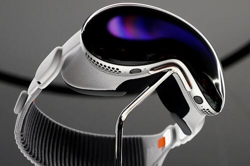 Apple Vision Pro 2 entra a la congeladora: Tim Cook parece que va a matar al visor