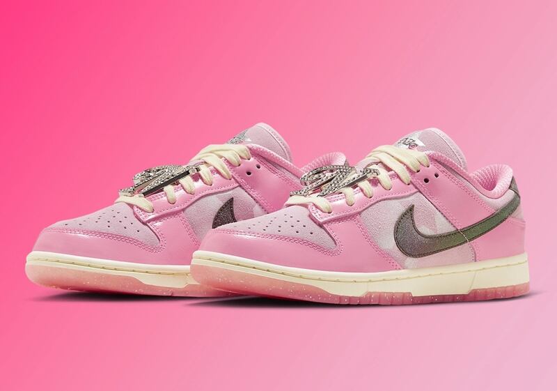 Nike Dunk Low Barbie