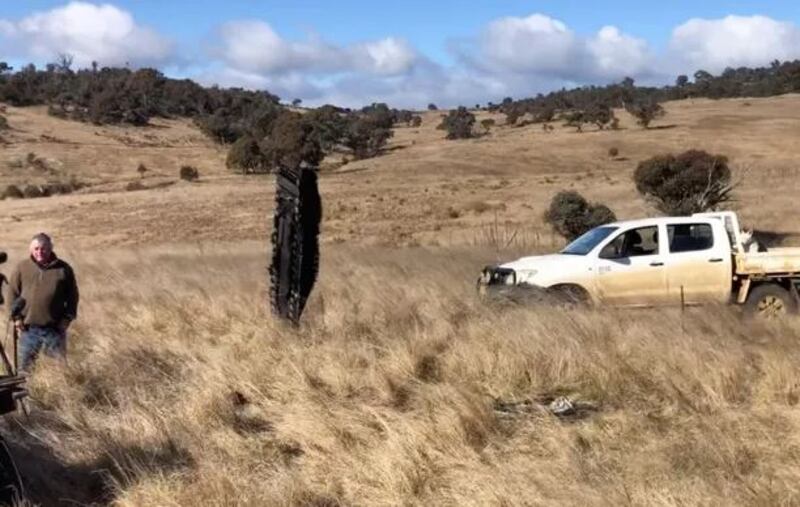 Los restos de un cohete de SpaceX, empresa de Elon Musk, cayeron sobre una granja en Australia.