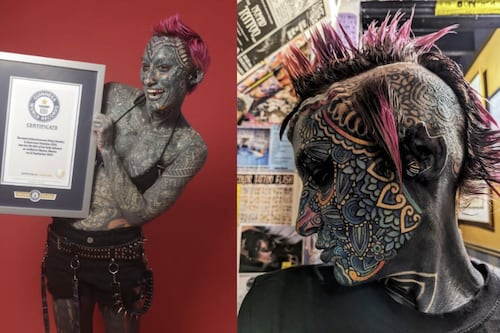 Mujer rompe récord mundial de tatuajes y modificaciones corporales: el 99,8% de su cuerpo tiene tinta