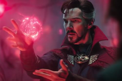 Modelo quiebra el multiverso de Marvel con este cosplay de Doctor Strange realizado con body paint