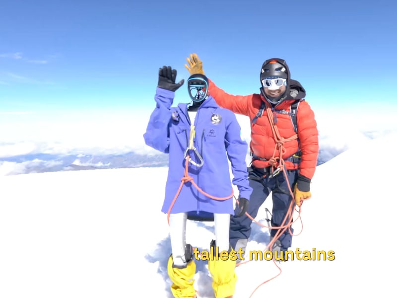 Robot humanoide escala el volcán Chimborazo a 6.190 metros: Su próxima misión es el Everest